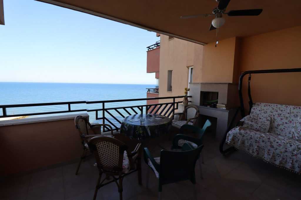 Mersin Erdemli Çeşmeli Liparis 3 Sitesi Eşyalı Satılık 3+1 Köşe Daire
