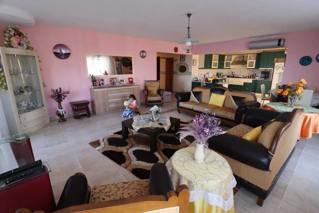 Mersin Erdemli Çeşmeli Liparis 3 Sitesi Eşyalı Satılık 3+1 Köşe Daire