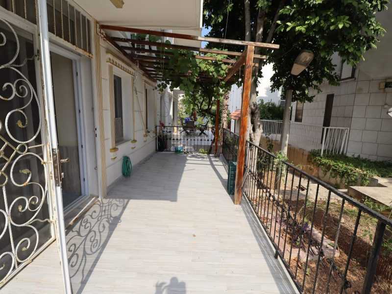 MERSİN NARLIKUYU NAZAR SİTESİNDE SATILIK TRİPLEKS VİLLA