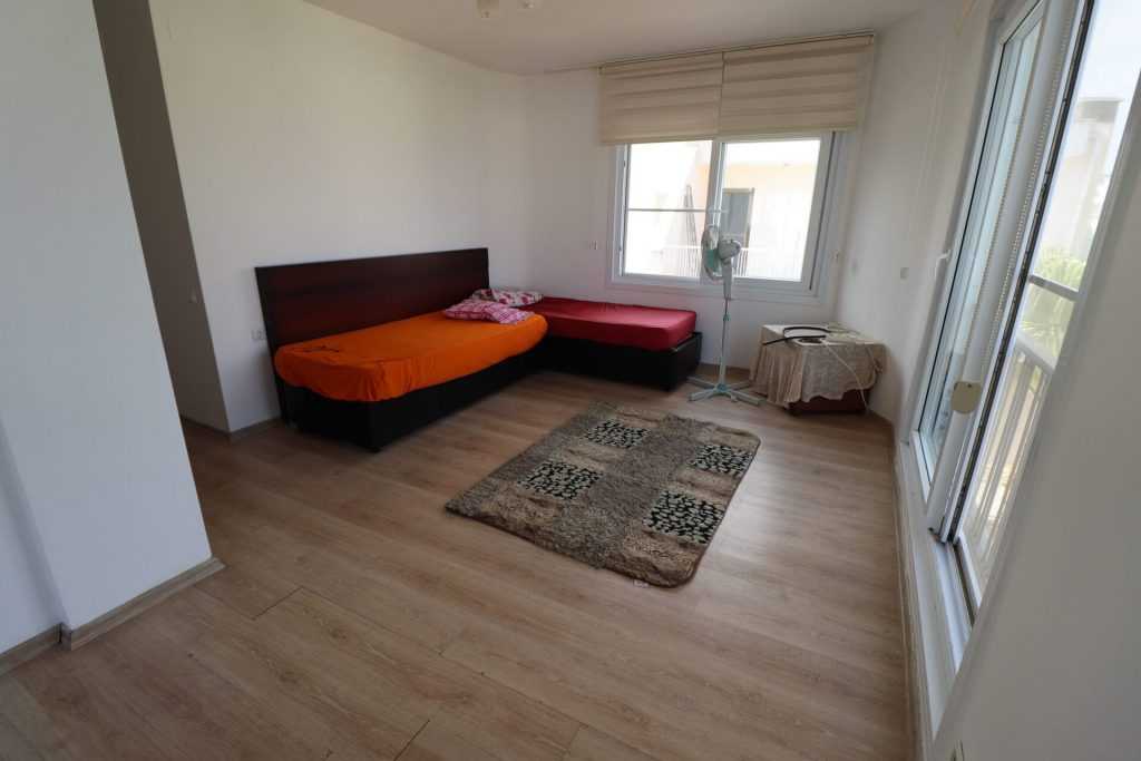 MERSİN NARLIKUYU NAZAR SİTESİNDE SATILIK TRİPLEKS VİLLA