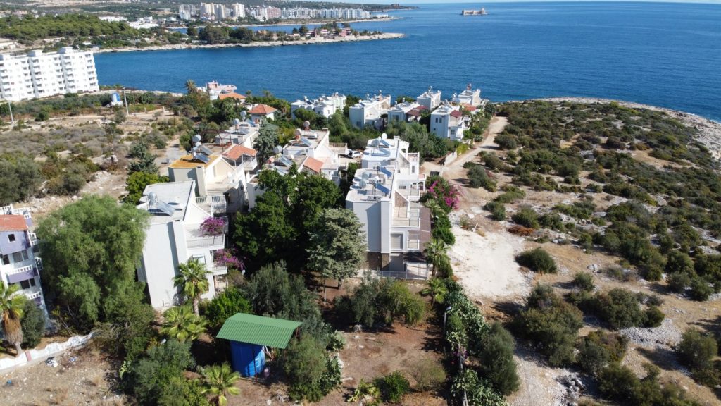 Mersin Silifke Narlıkuyu Denize Sıfır Çok Uygun Villa Satılık 4+1
