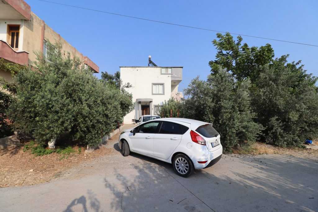 Mersin Erdemli Fatih Mahallesi Müstakil Arsa İçinde 5+1 Satılık Daire