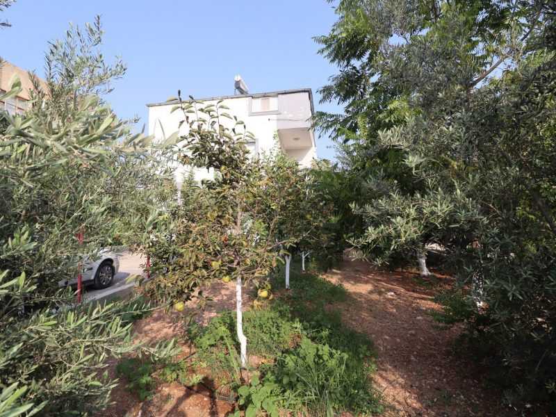 Mersin Erdemli Fatih Mahallesi Müstakil Arsa İçinde 5+1 Satılık Daire