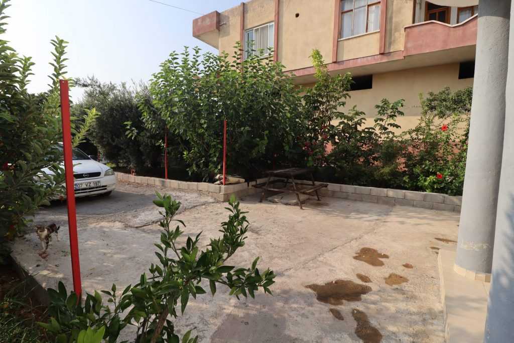 Mersin Erdemli Fatih Mahallesi Müstakil Arsa İçinde 5+1 Satılık Daire