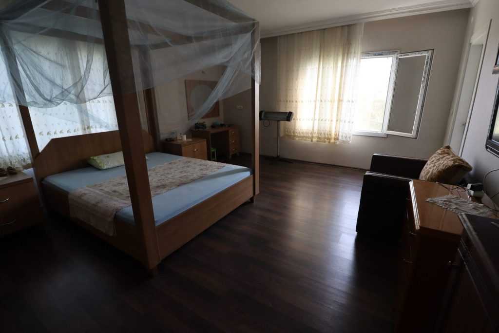 Mersin Erdemli Fatih Mahallesi Müstakil Arsa İçinde 5+1 Satılık Daire