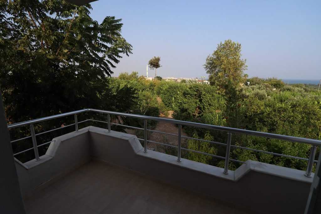 Mersin Erdemli Fatih Mahallesi Müstakil Arsa İçinde 5+1 Satılık Daire