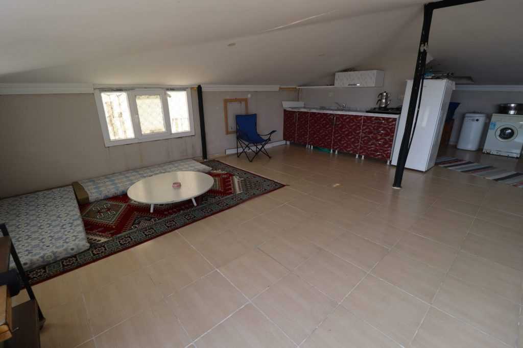 Mersin Erdemli Fatih Mahallesi Müstakil Arsa İçinde 5+1 Satılık Daire
