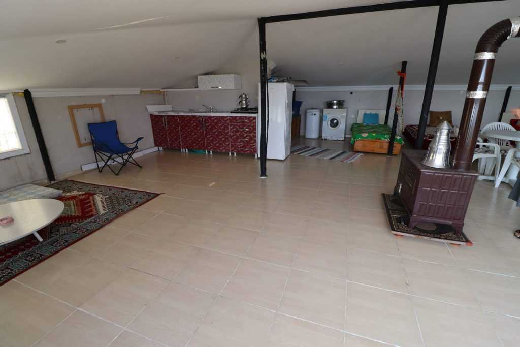Mersin Erdemli Fatih Mahallesi Müstakil Arsa İçinde 5+1 Satılık Daire