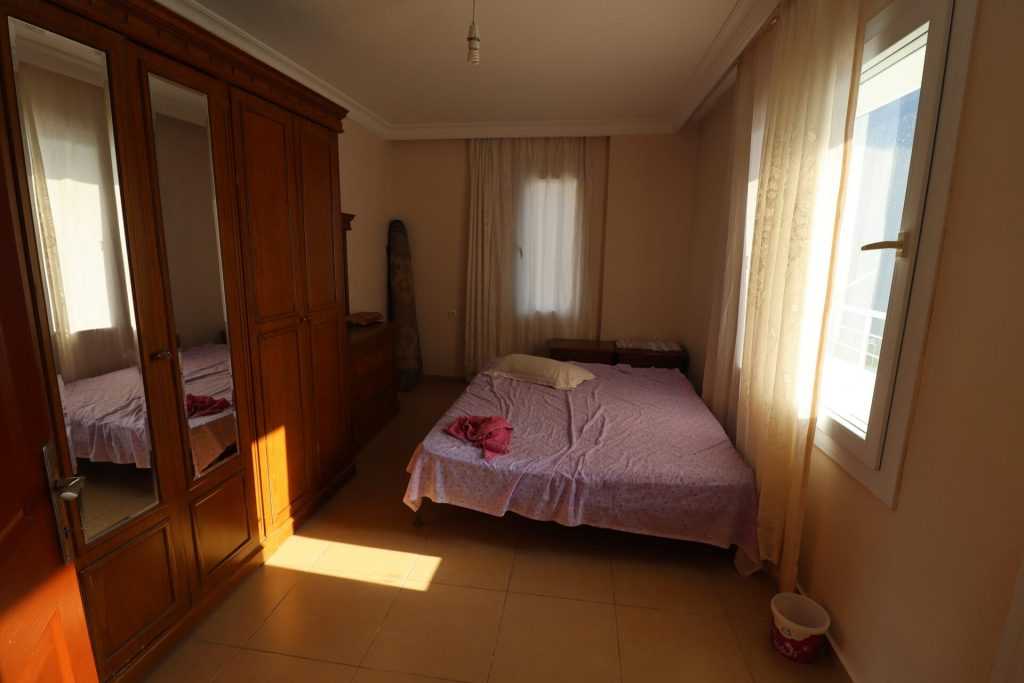 ÇEŞMELİ ADAKOĞLU SİTESİ EŞYALI SATILIK 2+1 DAİRE