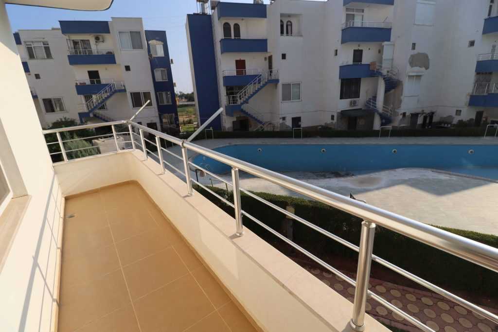ÇEŞMELİ ADAKOĞLU SİTESİ EŞYALI SATILIK 2+1 DAİRE