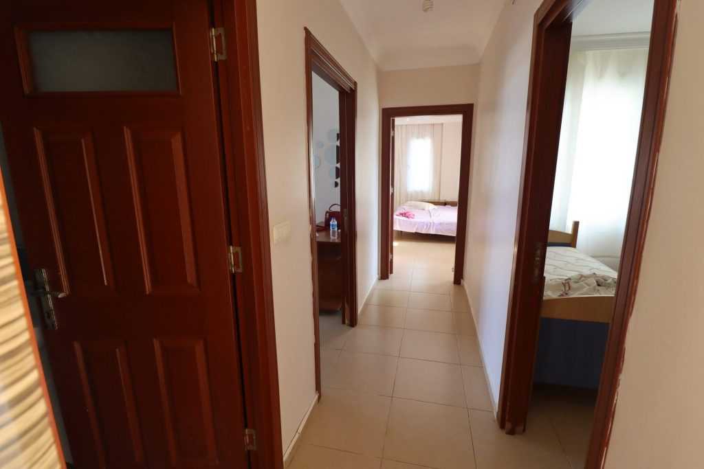 ÇEŞMELİ ADAKOĞLU SİTESİ EŞYALI SATILIK 2+1 DAİRE
