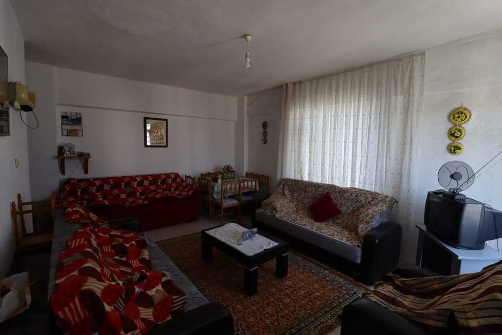ERDEMLİ SELCEN SİTESİNDE EŞYALI SATILIK 3+1 DAİRE