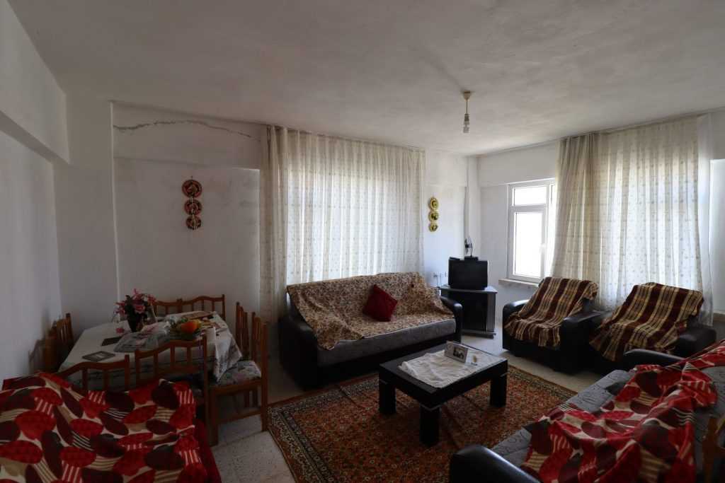 ERDEMLİ SELCEN SİTESİNDE EŞYALI SATILIK 3+1 DAİRE