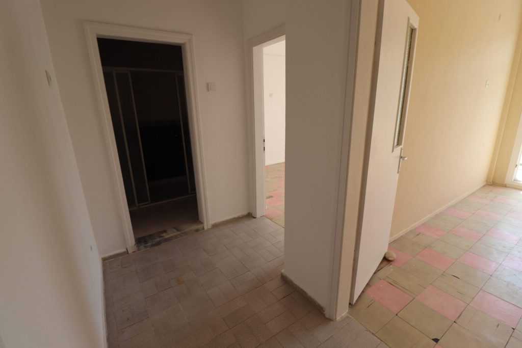 ERDEMLİ TÖMÜK ERAS SİTESİNDE ACİL SATILIK 2+1 DAİRE