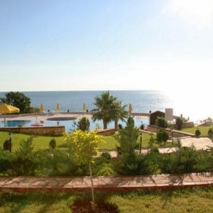 Ayaş Elissa Compound Gemeubileerd 2 + 1 appartement aan zee te koop