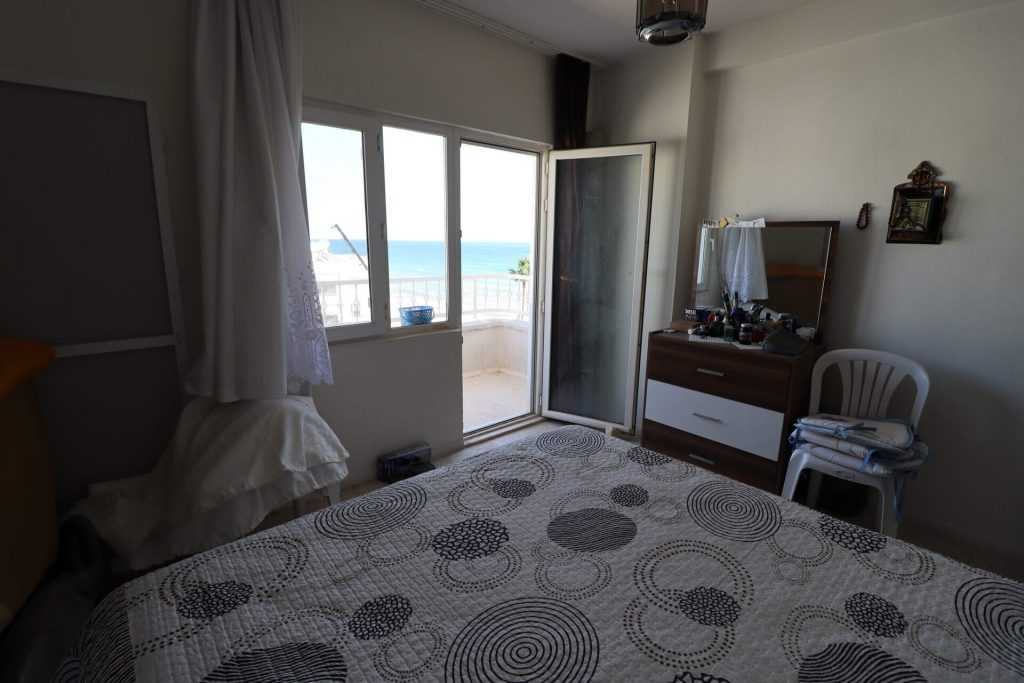 Mersin Erdemli Kumkuyu Korikos Sitesi Deniz Manzaralı Eşyalı Satılık 1+1 Daire