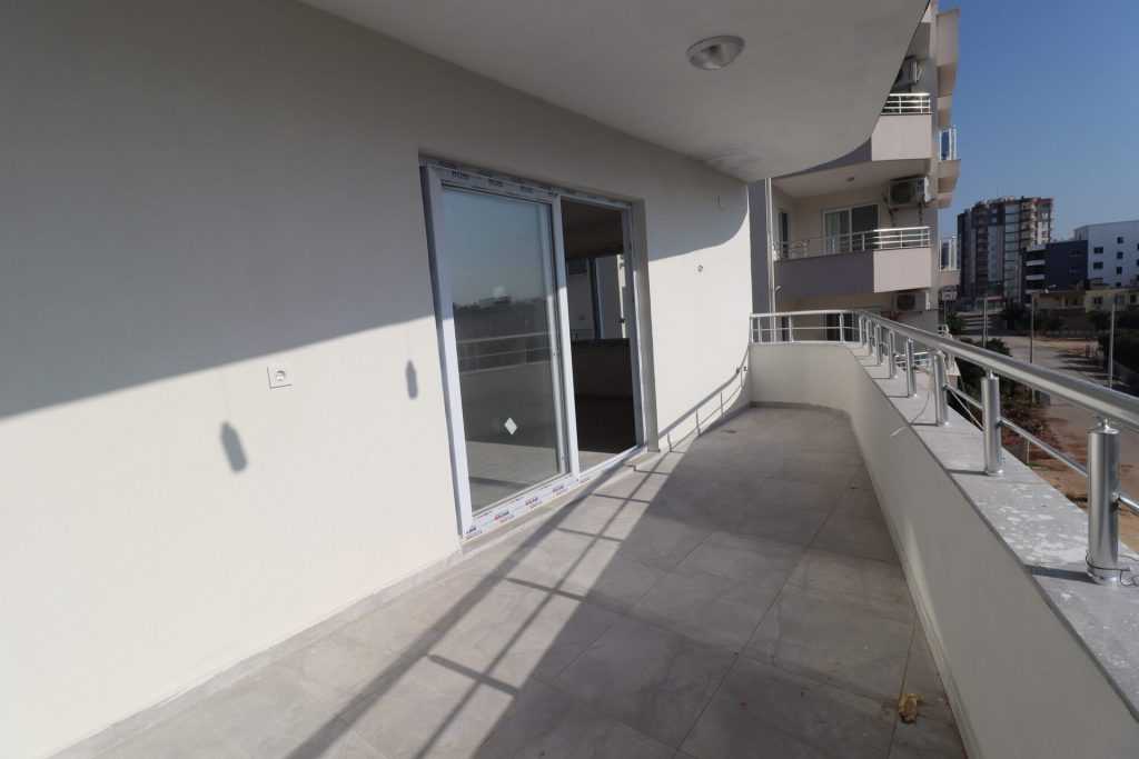 Erdemli Alata Mahallesinde Satılık Bağımsız Salon 4+1 Daire