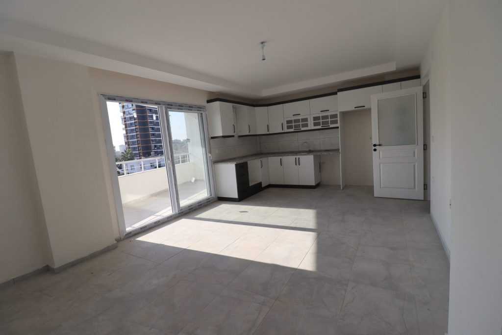 Erdemli Alata Mahallesinde Satılık Bağımsız Salon 4+1 Daire