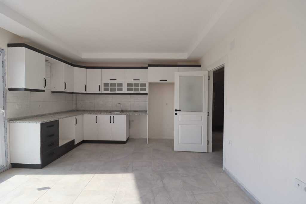 Erdemli Alata Mahallesinde Satılık Bağımsız Salon 4+1 Daire
