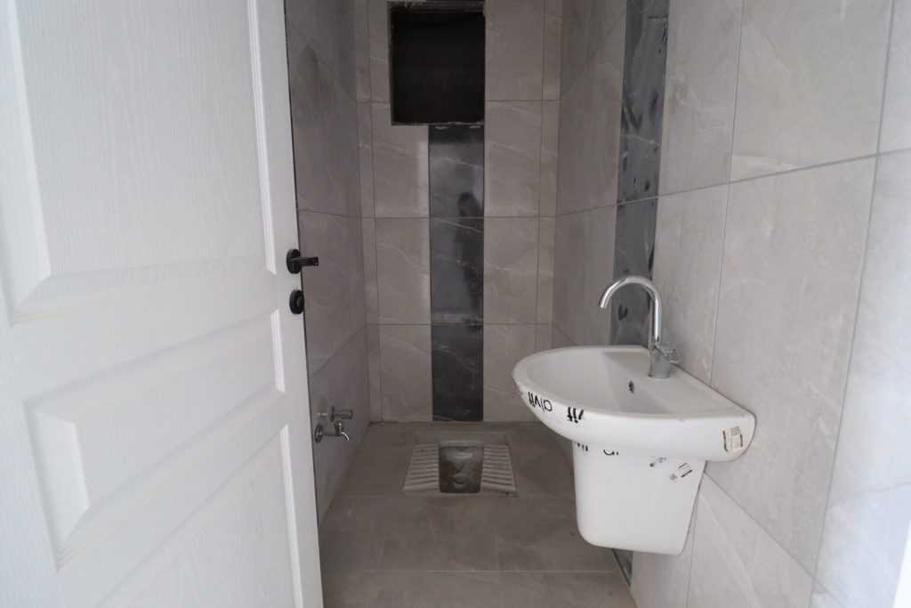 Erdemli Alata Mahallesinde Satılık Bağımsız Salon 4+1 Daire