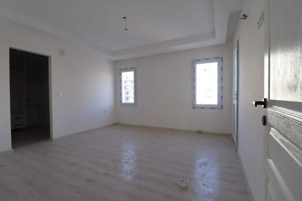 Erdemli Alata Mahallesinde Satılık Bağımsız Salon 4+1 Daire