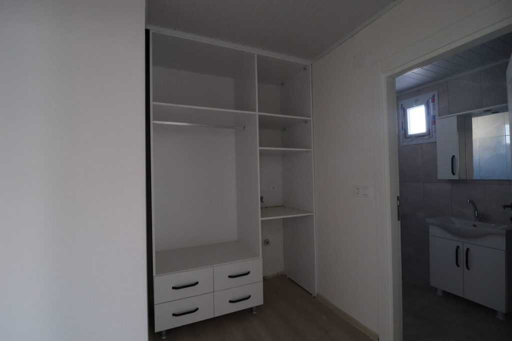 Erdemli Alata Mahallesinde Satılık Bağımsız Salon 4+1 Daire