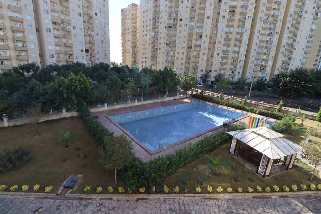 MERSİN TÖMÜK Bİ DÜNYA EVLERİ EŞYASIZ SATILIK 1+1 DAİRE