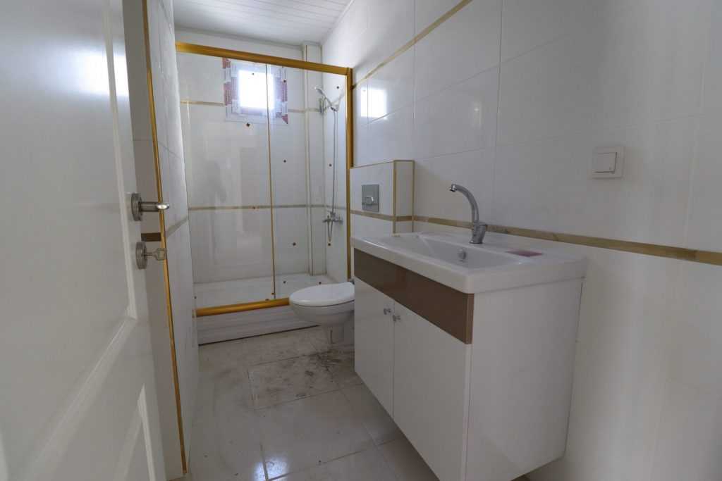 Erdemli Akdeniz Mahallesi Tapu Caddesi Üzeri Satılık 3+1 Kilerli Daire