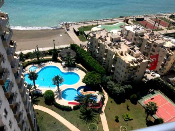Erdemli Denize Sıfır Alata Park Sitesi Satılık 4+1 Daire