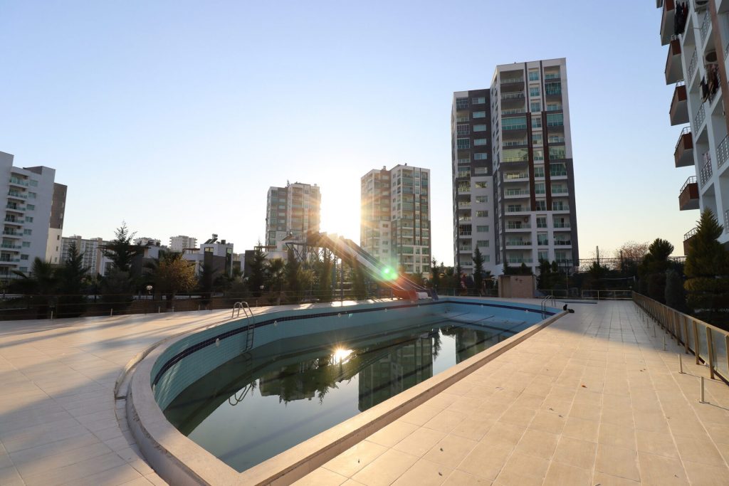 MERSİN ERDEMLİ TÖMÜK CLASS SİTESİ DENİZ MANZARALI 2+1 EŞYALI SATILIK DAİRE