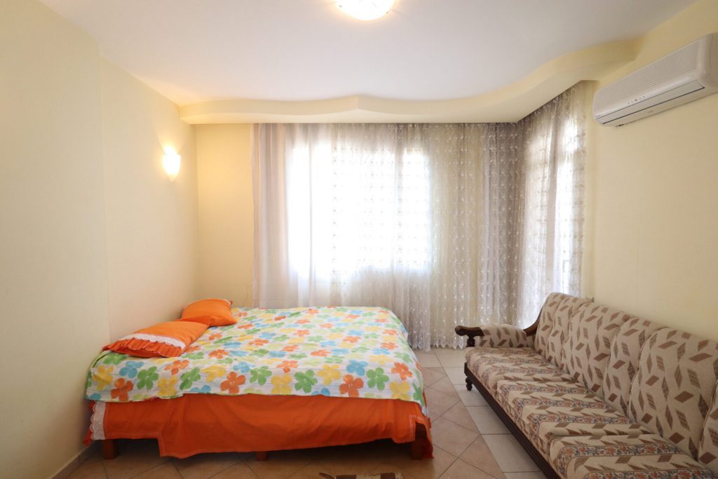 Mersin Erdemli Limonlu Liparis 4 Sitesi  Eşyalı Satılık 2+1 Daire