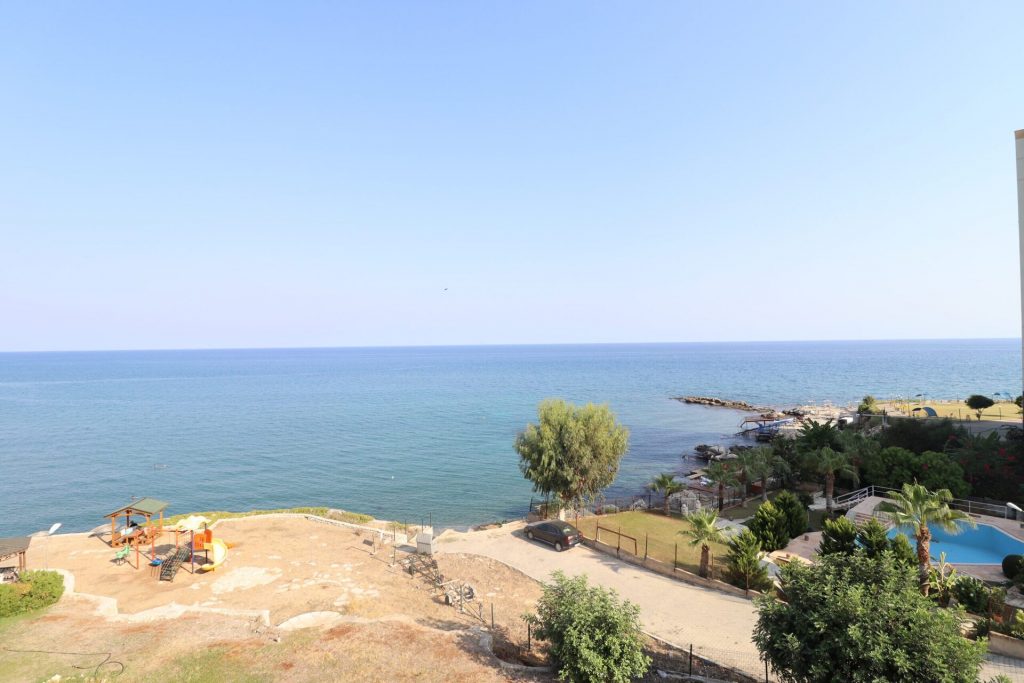 Mersin Ayaş Burçlar Sitesi Denize Sıfır Satılık Yazlık Daire