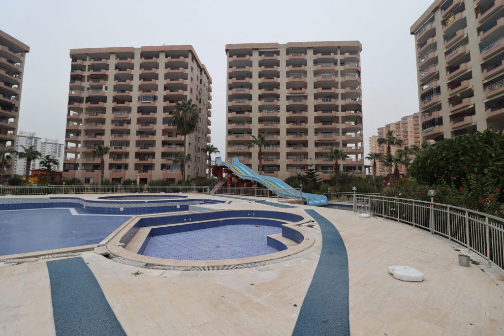 MERSİN ERDEMLİ ÇEŞMELİ ALTUNÖREN 2 SİTESİ EŞYALI SATILIK 2+1 DAİRE