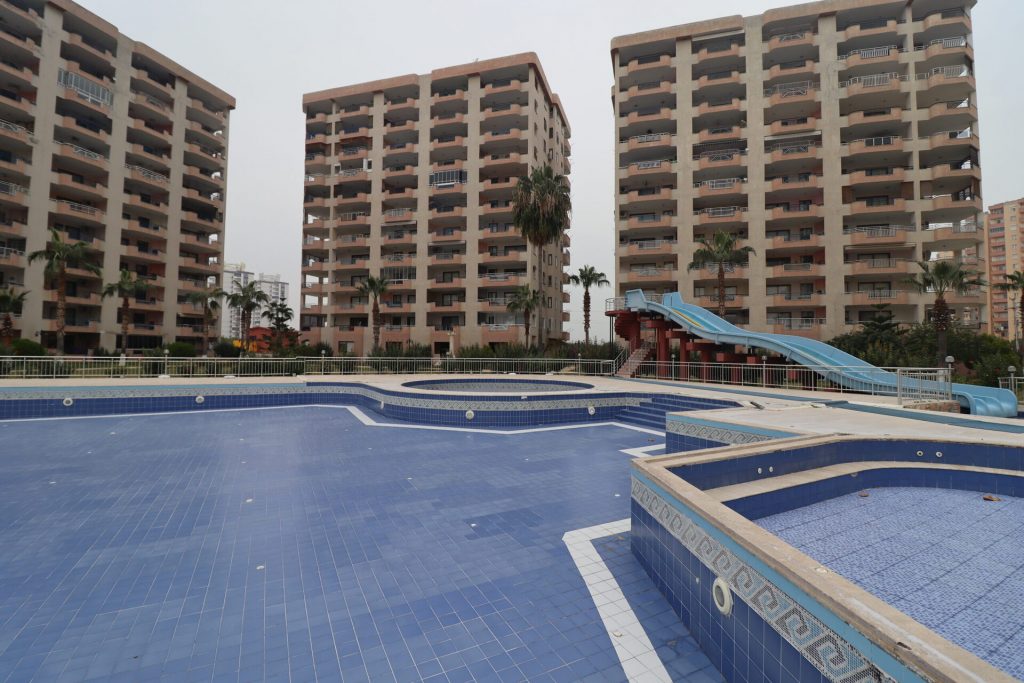 MERSİN ERDEMLİ ÇEŞMELİ ALTUNÖREN 2 SİTESİ EŞYALI SATILIK 2+1 DAİRE
