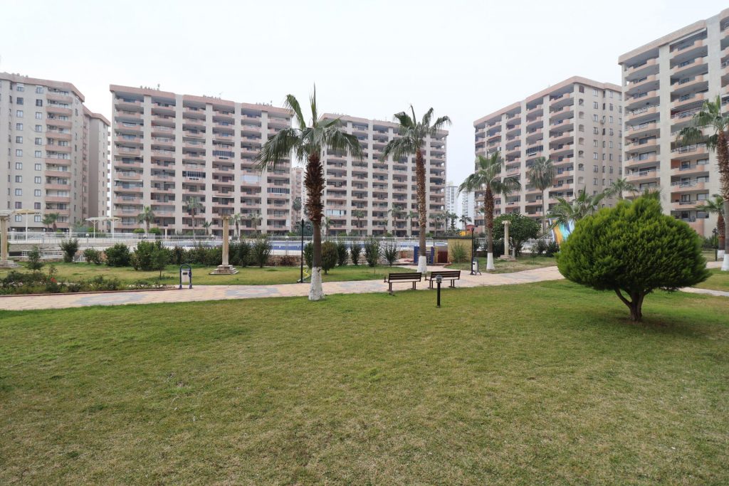 MERSİN ERDEMLİ ÇEŞMELİ ALTUNÖREN 2 SİTESİ EŞYALI SATILIK 2+1 DAİRE