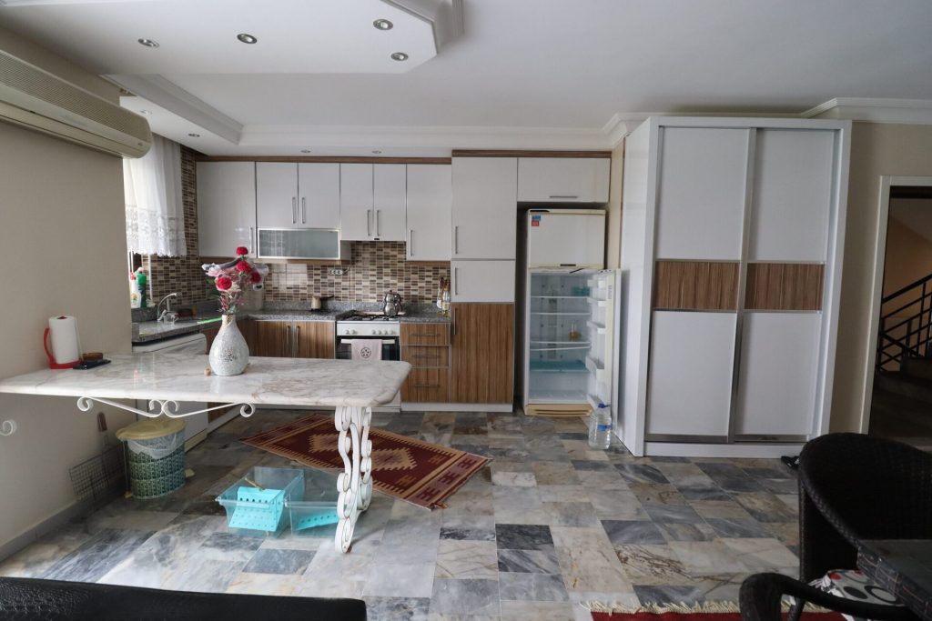 MERSİN ERDEMLİ ÇEŞMELİ ALTUNÖREN 2 SİTESİ EŞYALI SATILIK 2+1 DAİRE