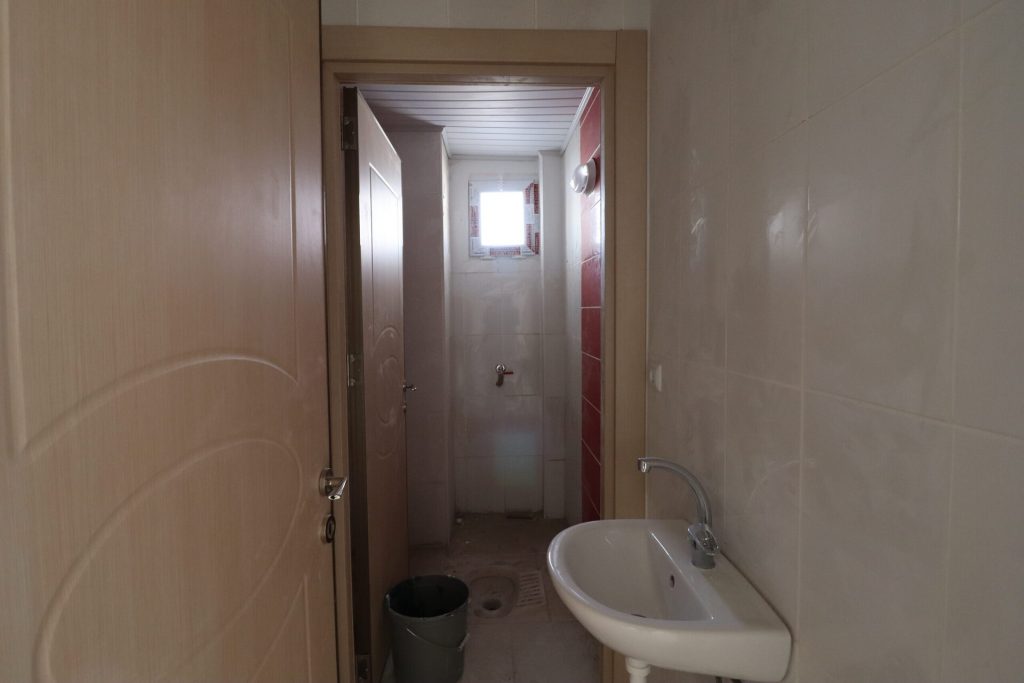 ERDEMLİ ALATA ANAYOL ÜZERİ 3+1 SIFIR KİRALIK DAİRE