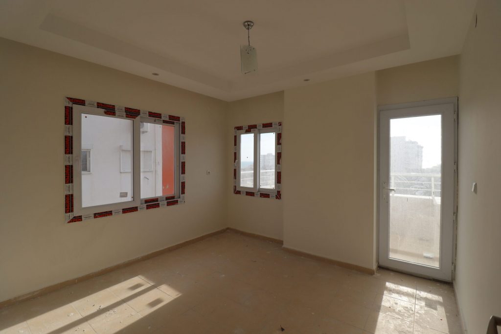 ERDEMLİ ALATA ANAYOL ÜZERİ 3+1 SIFIR KİRALIK DAİRE