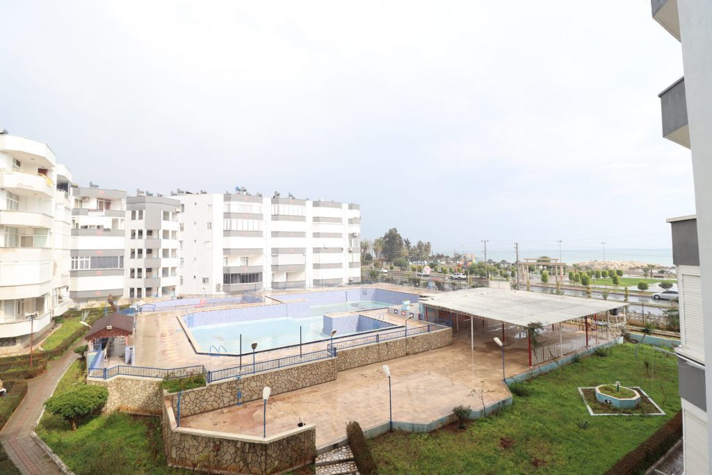 Mersin Erdemli Güzeldağ Havuzlu Sitede Satılık 2+1 Eşyalı Daire