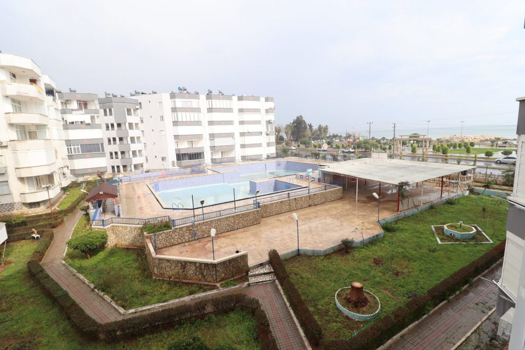 Mersin Erdemli Güzeldağ Havuzlu Sitede Satılık 2+1 Eşyalı Daire