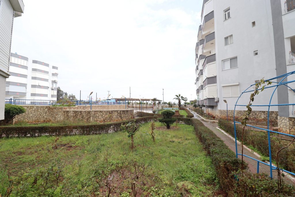 Mersin Erdemli Güzeldağ Havuzlu Sitede Satılık 2+1 Eşyalı Daire
