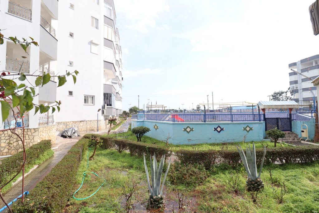 Mersin Erdemli Güzeldağ Havuzlu Sitede Satılık 2+1 Eşyalı Daire