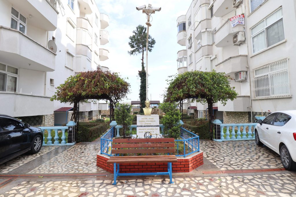 Mersin Erdemli Güzeldağ Havuzlu Sitede Satılık 2+1 Eşyalı Daire