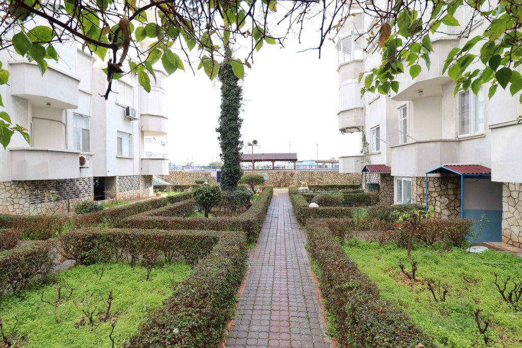 Mersin Erdemli Güzeldağ Havuzlu Sitede Satılık 2+1 Eşyalı Daire