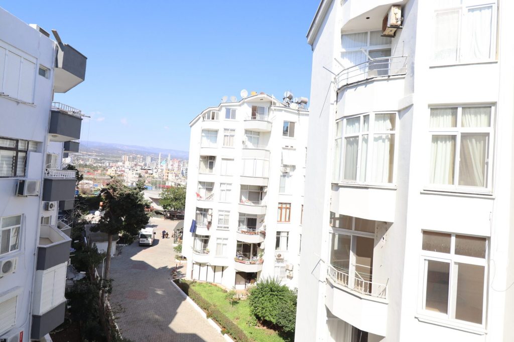 Mersin Erdemli Güzeldağ Sitesi Deniz Manzaralı Satılık 2+1 Eşyalı Daire