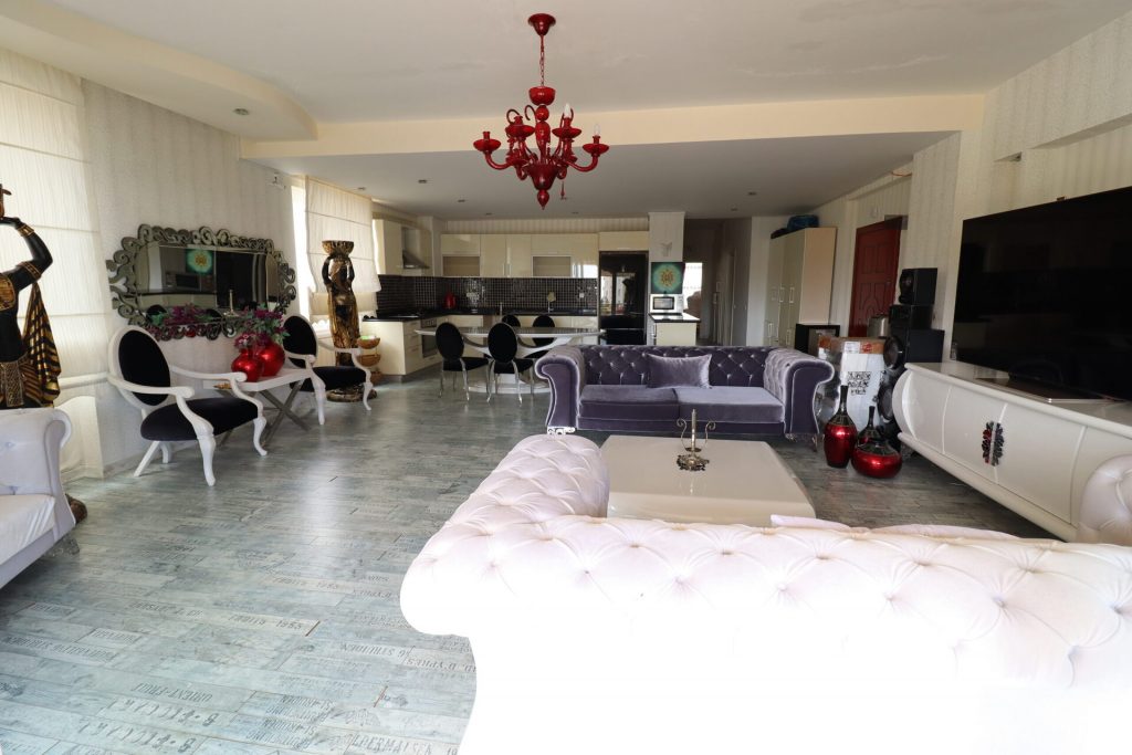 Mersin Kargıpınarı Queenaba Sitesi Eşyasız Satılık 3+1 Köşe Daire