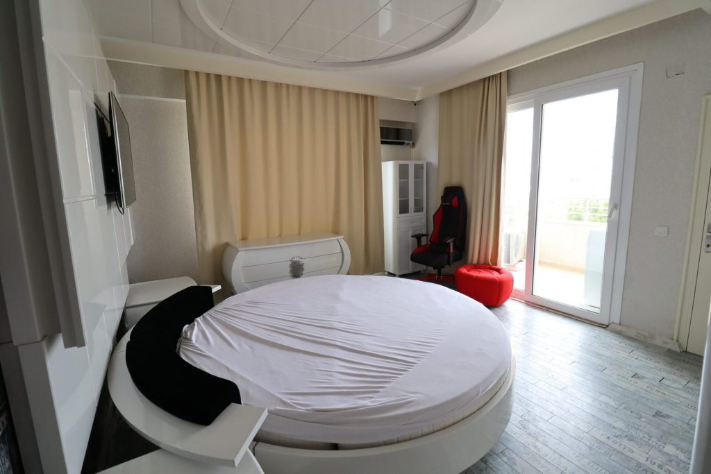 Mersin Kargıpınarı Queenaba Sitesi Eşyasız Satılık 3+1 Köşe Daire