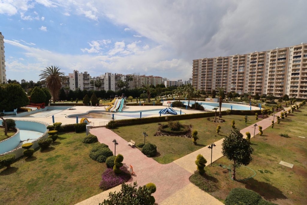 Mersin Kargıpınarı Queenaba Sitesi Eşyasız Satılık 3+1 Köşe Daire