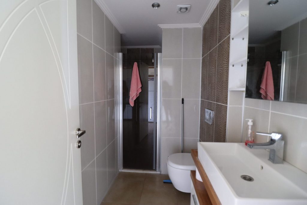 MERSİN ERDEMLİ KARGIPINARI QUEENABA 3 SİTESİ EŞYALI SATILIK 1+1 YAZLIK DAİRE