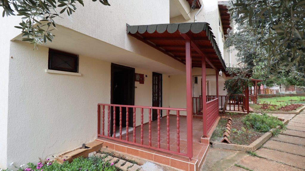 Mersin Ayaş Ankaralı Onlar Sitesi Satılık Villa